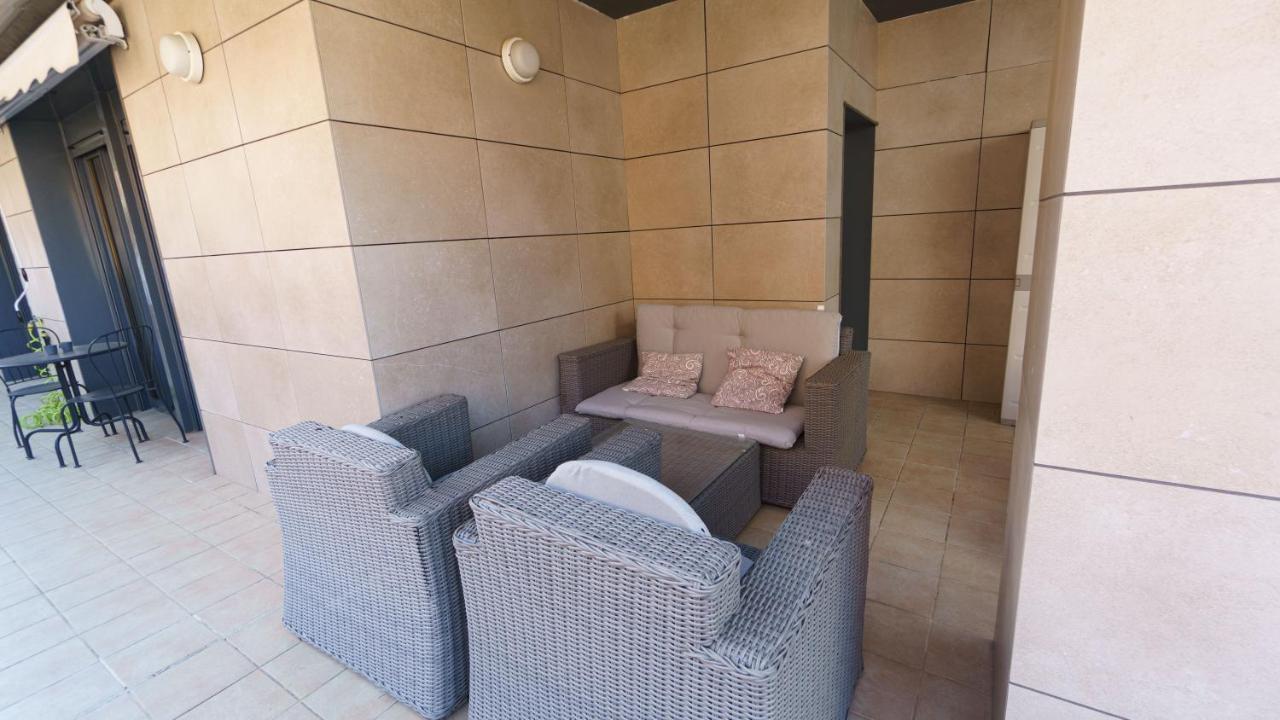 Rentalsevilla Coqueto Apartamento Con Terraza Privada Eksteriør bilde